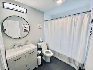 23 COMFORT AND LUXURY 3 BR 2 BA House - Southington - 7