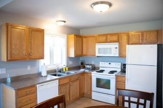 11 - 4 Bedrooms 3 Baths Sleeps up to 10 - Plainville - 4