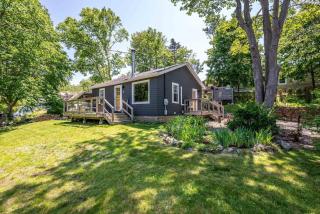 Salty Breeze Cottage - Halifax - 8