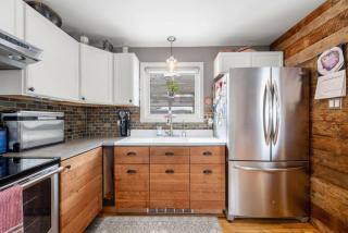 Salty Breeze Cottage - Halifax - 1