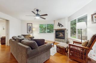 Goss Lake Getaway - 5