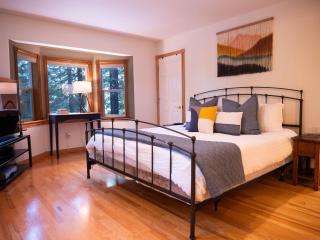 Mountain Retreat near Skiing, HotTub, PetFriendly - 7