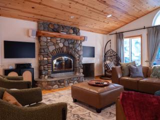 Mountain Retreat near Skiing, HotTub, PetFriendly - 1