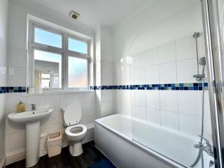 London 3 Bedrooms 3 Bathrooms Spacious House, Reception, Kitchen, Garden, Parking - Londra - 7