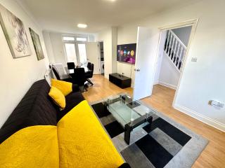London 3 Bedrooms 3 Bathrooms Spacious House, Reception, Kitchen, Garden, Parking - Londra - 2