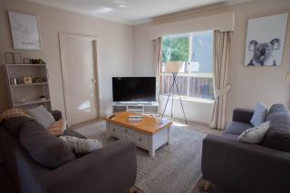 Drummond Living Spacious 3br Home In Town - Ballarat - 0