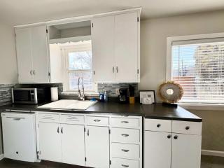 Historic 2 bedroom home in Old Town-main floor - Pocatello - 2
