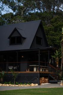 Yarrabee Place - Main House, Cabins and Games Room - Valdora - 1