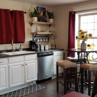 Van Gogh Get HIGH Tiny Home - 1