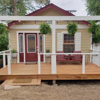 Van Gogh Get HIGH Tiny Home - 9