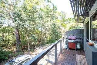 Relaxed Coastal Retreat Just Steps from the Beach - 2