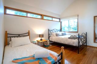 Relaxed Coastal Retreat Just Steps from the Beach - Vincentia - 4