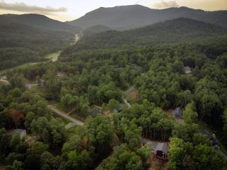 Serene retreat minutes from downtown Asheville - Fairview - 3