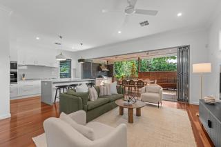 Stylish Paddington Home with Outdoor Oasis - Brisbane - 5
