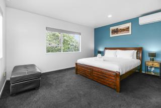Family Retreat with Private Spa & Outdoor Oasis - Auckland - 9
