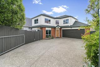 Family Retreat with Private Spa & Outdoor Oasis - Auckland - 3