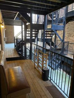 Chic Cornelia Getaway - 8