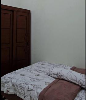 Inti Homestay 3 Kamar Fasilitas Lengkap - Gondowulung - 3