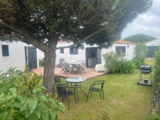 Maison rénovée au calme, proche plage & commerces, Noirmoutier, 4 pers. - FR-1-823-1 - 0