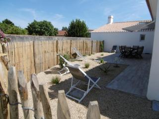 Maison rénovée 6 pers, proche de la plage, terrasse et parking - FR-1-823-47 - 9