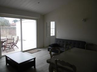 Maison rénovée 6 pers, proche de la plage, terrasse et parking - FR-1-823-47 - 5