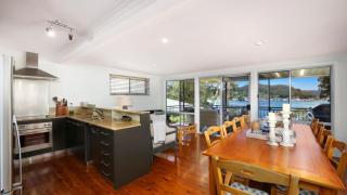 'Tranquil Bayside Cottage' by Accom Holidays - Pretty Beach - 7
