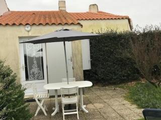 Charmante maisonnette 4 pers. à 30m de la plage à Barbâtre - FR-1-823-96 - 0