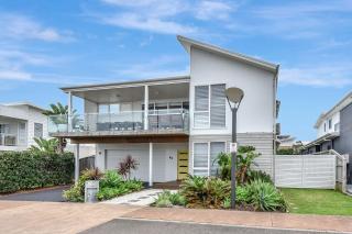 Bombora Beach House at Caves Beach Villas - 8