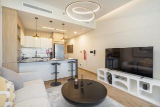 Comfortable Flat that Sleeps 2 Near Circle Mall - Dubai - 0