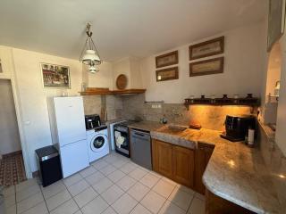 Grand F4 climatisé, terrasse, garage pour 8 personnes, centre-ville Amélie-les-Bains - FR-1-703-207 - 9