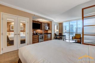 MGM Signature-25-711 Strip View Jacuzzi Studio - 6