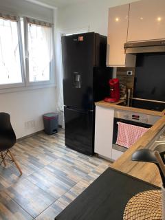 Superbe Chambre parentale avec salle de bains privée et WC privés, wifi, cuisine - 1