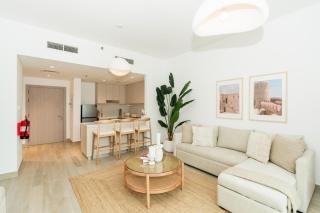 Two Bedroom Apartment with Balcony Canal View and Free Yas Theme Park Tickets - Abu Dhabi - 8