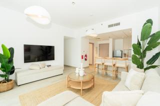 Two Bedroom Apartment with Balcony Canal View and Free Yas Theme Park Tickets - Abu Dhabi - 6
