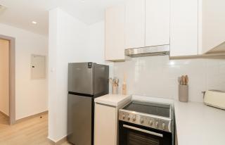 Two Bedroom Apartment with Balcony Canal View and Free Yas Theme Park Tickets - Abu Dhabi - 4