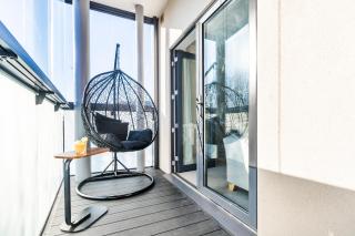 Heathrow in 15 mins - Balcony - Dedicated Workspace - Hounslow - 2