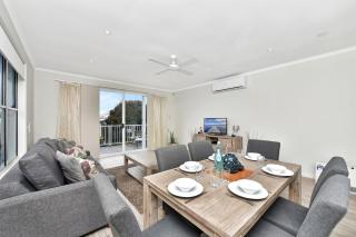Beach Escape at Caves Beach Villas - Caves Beach - 9