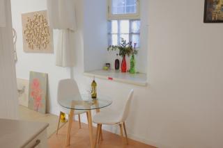 Cozy & Bright Apartment in the Heart of Tbilisi - Tbilisi - 7