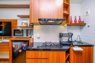 Minimalist Studio Room at Transpark Cibubur Apartment near Shopping Center By Travelio - 3