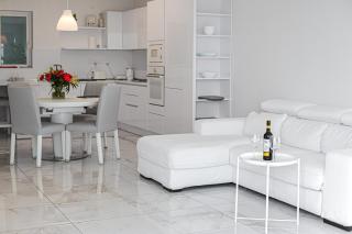 A52 - Apartment with Sea and Country Views - 7