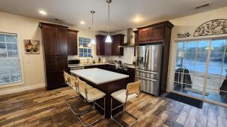 Lakeside Villa Retreat 5-Bedroom Oasis with 6 TVs 3-Acres of Waterfront Fishing & Canoe Adventures - - 7