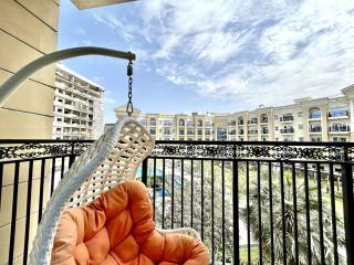 Homes2Retreat - Resort Living Close to Miracle Garden - 1