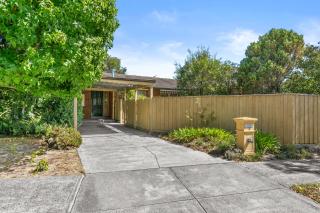 Lovely 4 Bedroom House in Seaford - 1