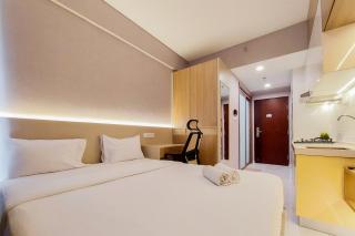 Scenic Designed and Comfy Studio at Sky House BSD Apartment By Travelio - Tangerang - 7