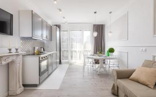 Glam Apartment Miła with Balcony in Warsaw by Noclegi Renters - Varsavia - 4