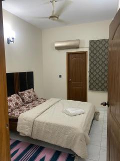 2 BedRoom Apartment DHA Phase 5 Karachi - Karatschi - 9