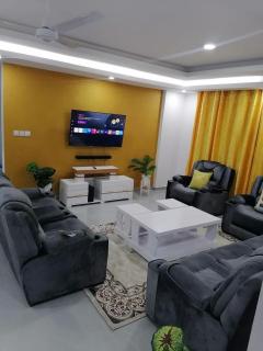 Roma Stays - 3bedroom Apartment at Aqua Gardens Near to CityMall - Mombasa - 0