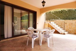 Piano terra in Villa con piscina - - 8