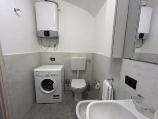 Monolocale centralissimo in posizione strategica - 1