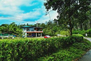 Rainy Cloud Homestay & Balcony Rooms - 1KM Falls, Estate, Home Food - Chikmagalūr - 7